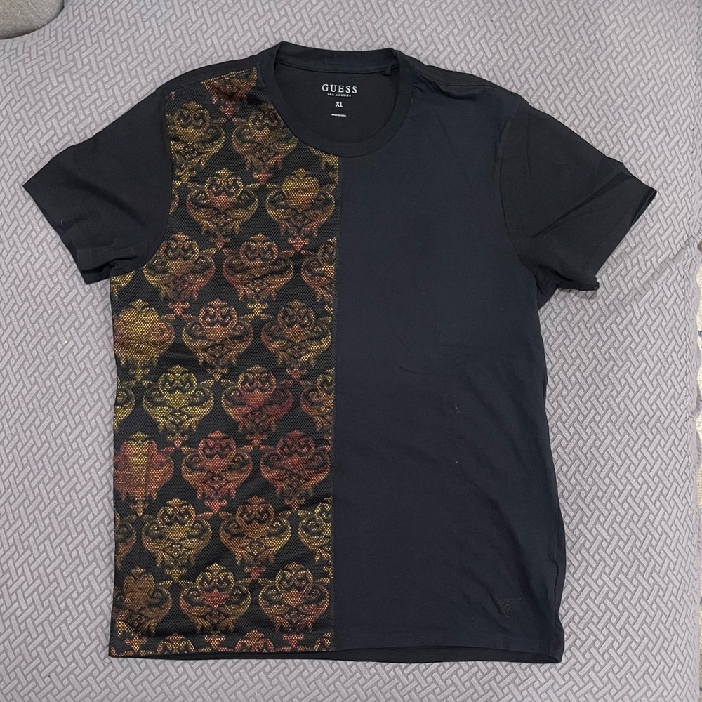GUESS Men's Black and Gold / Copper Patterned T-Shirt